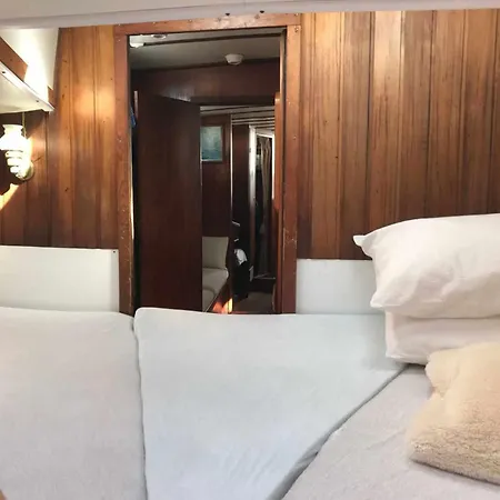 Marina Oasis, Your Boatel Hotel en barco Puerto Calero
