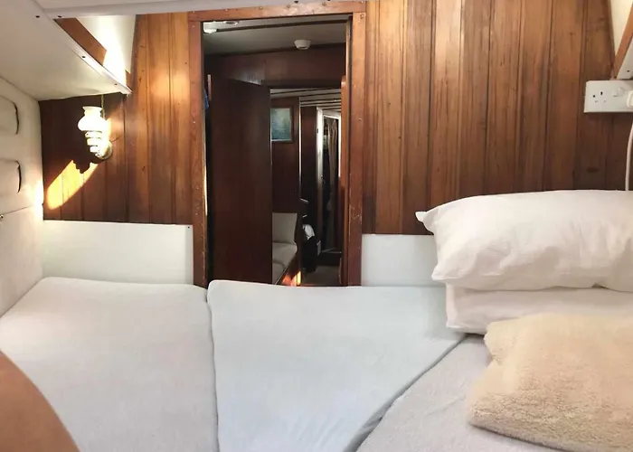 Marina Oasis, Your Boatel Hotel en barco Puerto Calero